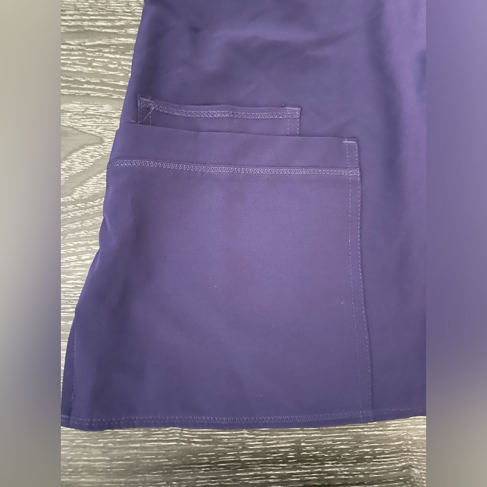 Scrub top 👩‍⚕️ - Picture 3 of 5